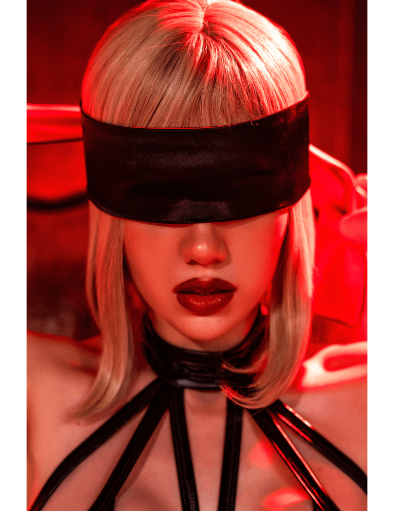 Accessoire coquin en satin réversible noir  rouge - MAL128BKRD