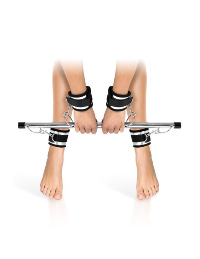 Barre de soumission avec 4 menottes Fetish Tentation - CC570412 Barre de soumission avec 4 menottes Fetish Tentation - CC570412