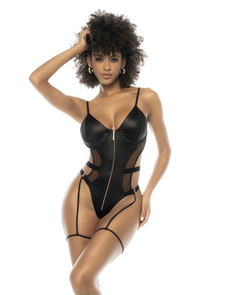 Bodystring avec armatures en wetlook noir avec zip fonctionnel sur le devant et porte jarretelles avec jarretières -... Bodystring avec armatures en wetlook noir avec zip fonctionnel sur le devant et porte jarretelles avec jarretières -...